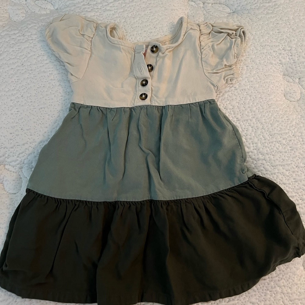 Baby dress. 18 months.